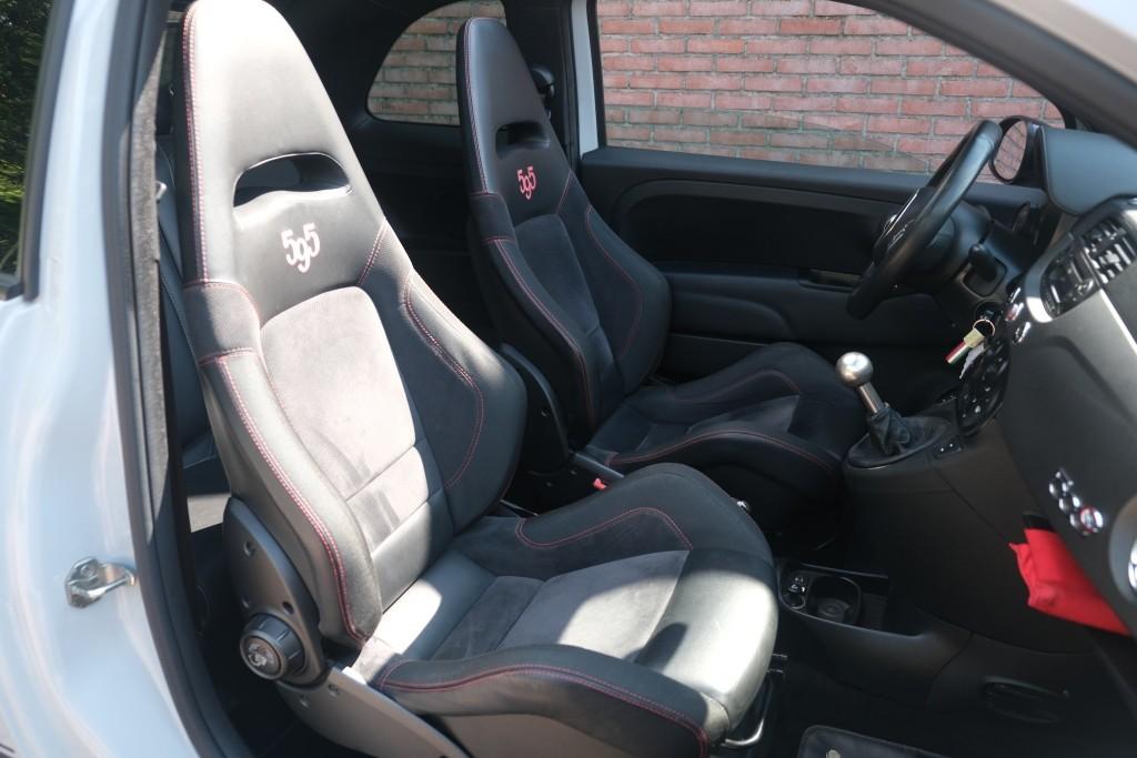 Fiat 500 1.4 T-Jet 160pk Abarth 595 Competizione afbeelding 6