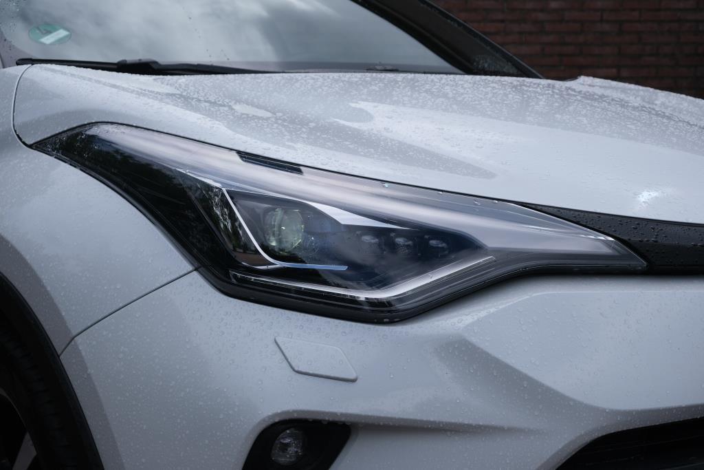 Toyota C-HR 2.0 Hybrid 184pk CVT Dynamic | Navi | App Connect | Adaptive Cruise | Keyless | Camera | Dodehoek | Winter Pakket afbeelding 2