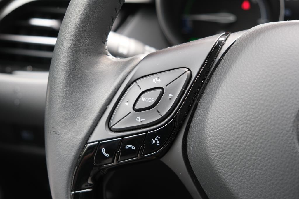 Toyota C-HR 2.0 Hybrid 184pk CVT Dynamic | Navi | App Connect | Adaptive Cruise | Keyless | Camera | Dodehoek | Winter Pakket afbeelding 9