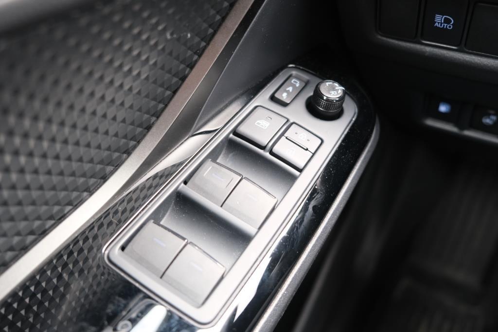 Toyota C-HR 2.0 Hybrid 184pk CVT Dynamic | Navi | App Connect | Adaptive Cruise | Keyless | Camera | Dodehoek | Winter Pakket afbeelding 21