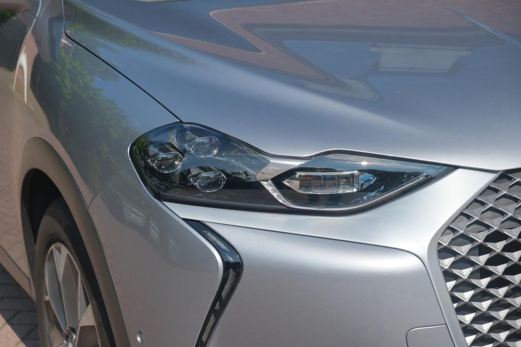 DS DS 3 Crossback E-Tense 50 kWh La Premiere | SOH 87% | Navi | App Connect | Climate | Cruise | Camera | Leder | Keyless | Head-Up Display | PDC afbeelding 2