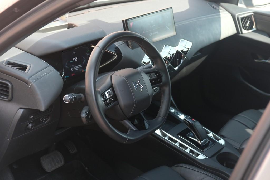 DS DS 3 Crossback E-Tense 50 kWh La Premiere | SOH 87% | Navi | App Connect | Climate | Cruise | Camera | Leder | Keyless | Head-Up Display | PDC afbeelding 8