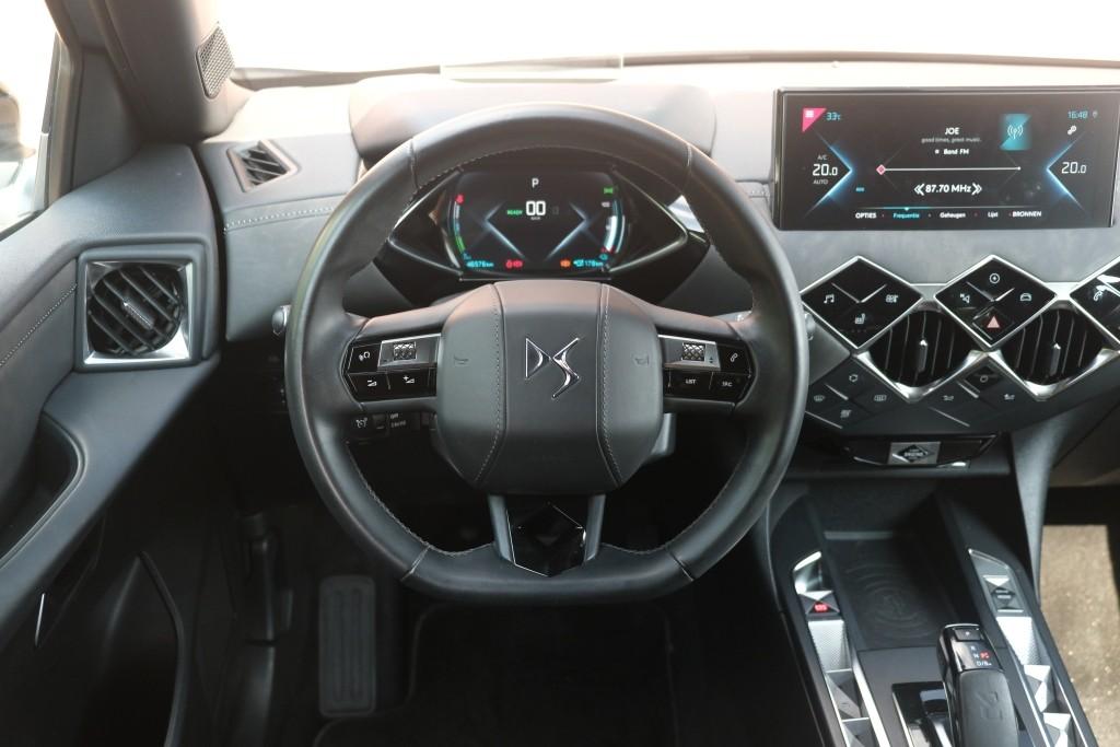 DS DS 3 Crossback E-Tense 50 kWh La Premiere | SOH 87% | Navi | App Connect | Climate | Cruise | Camera | Leder | Keyless | Head-Up Display | PDC afbeelding 16