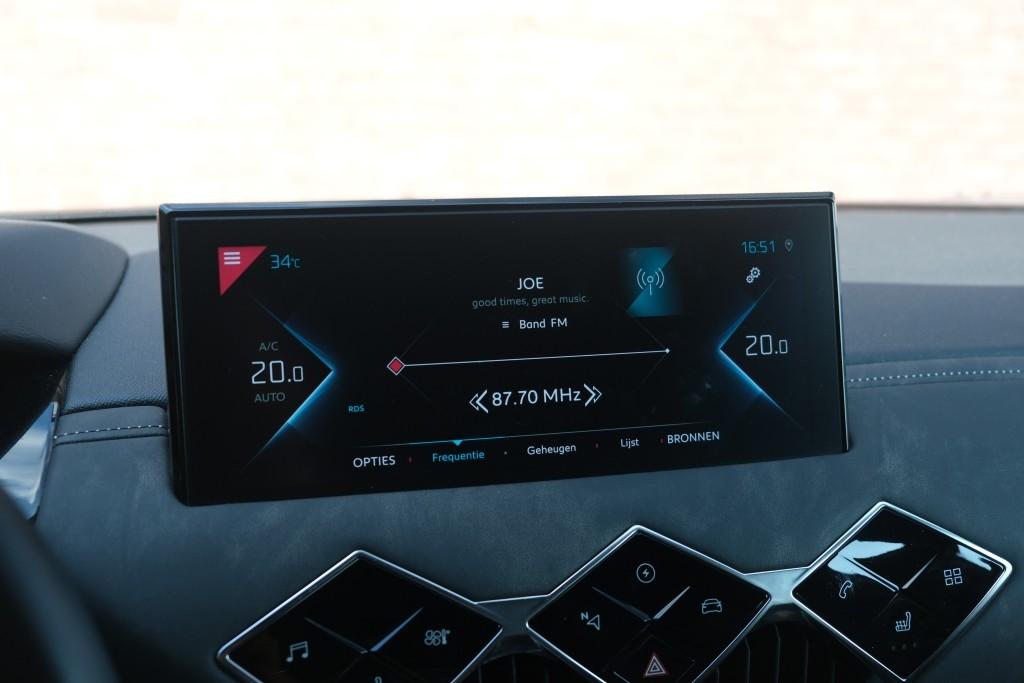 DS DS 3 Crossback E-Tense 50 kWh La Premiere | SOH 87% | Navi | App Connect | Climate | Cruise | Camera | Leder | Keyless | Head-Up Display | PDC afbeelding 18