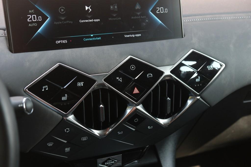 DS DS 3 Crossback E-Tense 50 kWh La Premiere | SOH 87% | Navi | App Connect | Climate | Cruise | Camera | Leder | Keyless | Head-Up Display | PDC afbeelding 24
