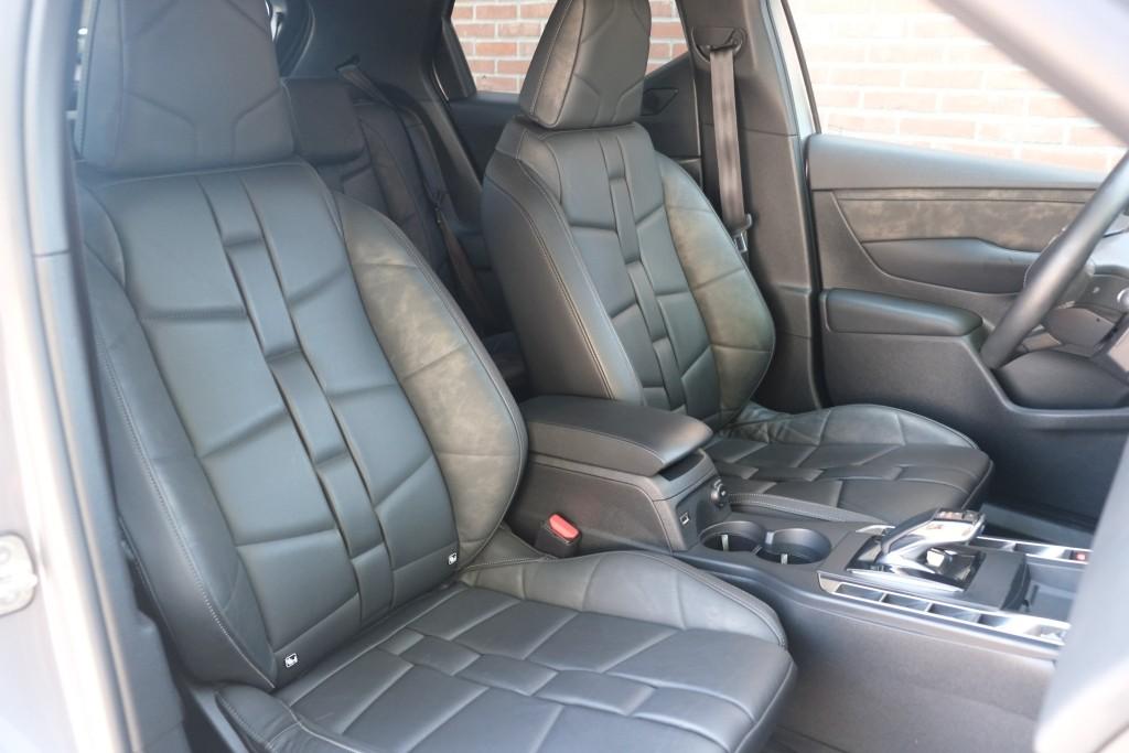 DS DS 3 Crossback E-Tense 50 kWh La Premiere | SOH 87% | Navi | App Connect | Climate | Cruise | Camera | Leder | Keyless | Head-Up Display | PDC afbeelding 6
