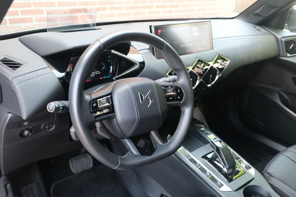 DS DS 3 Crossback E-Tense 50 kWh La Premiere | SOH 87% | Navi | App Connect | Climate | Cruise | Camera | Leder | Keyless | Head-Up Display | PDC afbeelding 8