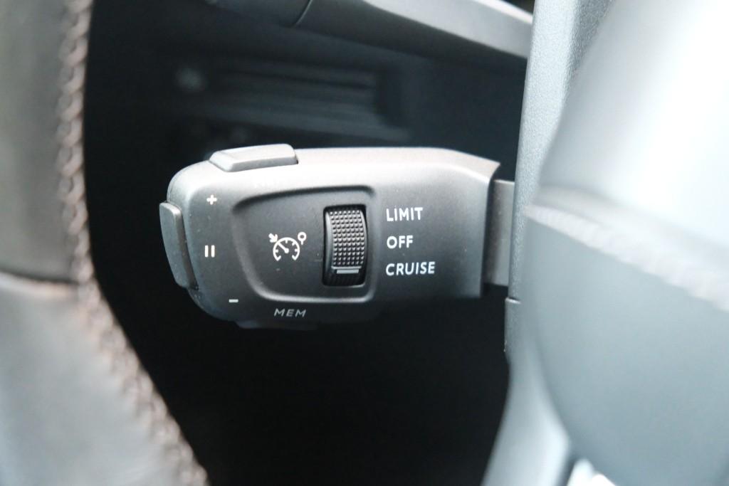 DS DS 3 Crossback E-Tense 50 kWh La Premiere | SOH 87% | Navi | App Connect | Climate | Cruise | Camera | Leder | Keyless | Head-Up Display | PDC afbeelding 11