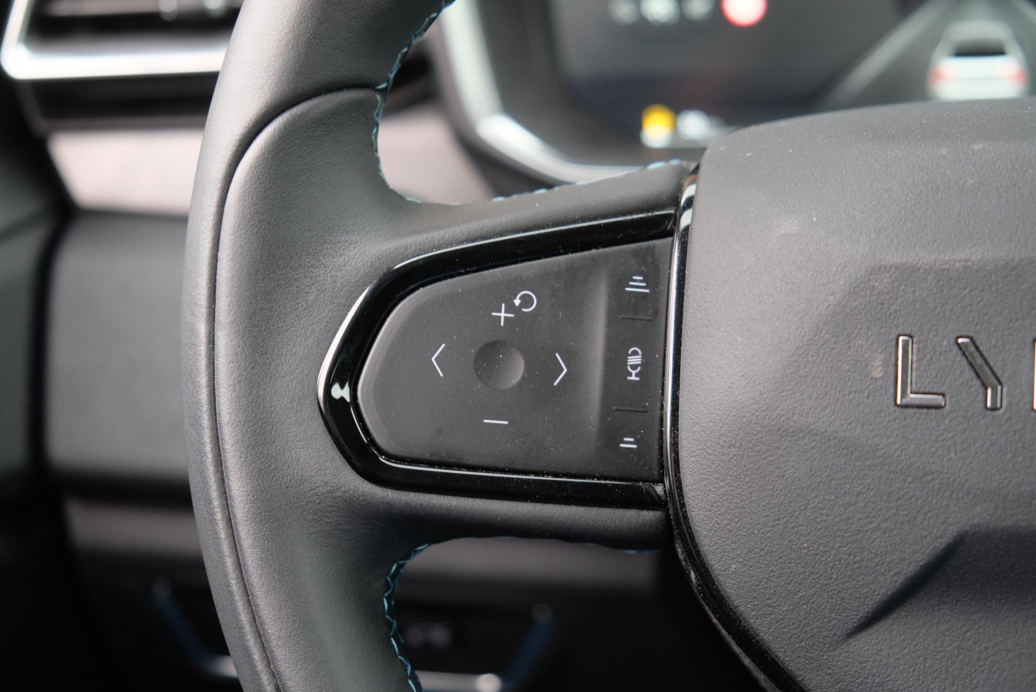 Lynk & Co 01 1.5 Plug-in Hybrid 261pk Aut. | 6,6 kWh OBC | 360° Camera | App Connect | Adaptive Cruise | Panoramadak | Keyless afbeelding 8