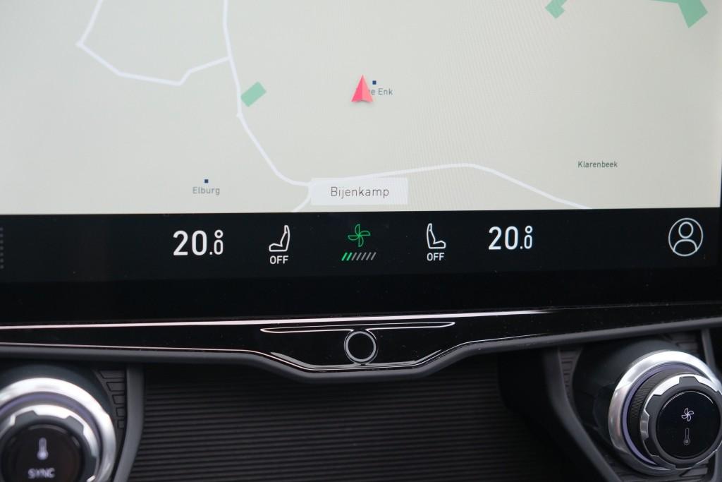 Lynk & Co 01 1.5 Plug-in Hybrid 261pk Aut. | 6,6 kWh OBC | 360° Camera | App Connect | Adaptive Cruise | Panoramadak | Keyless afbeelding 20
