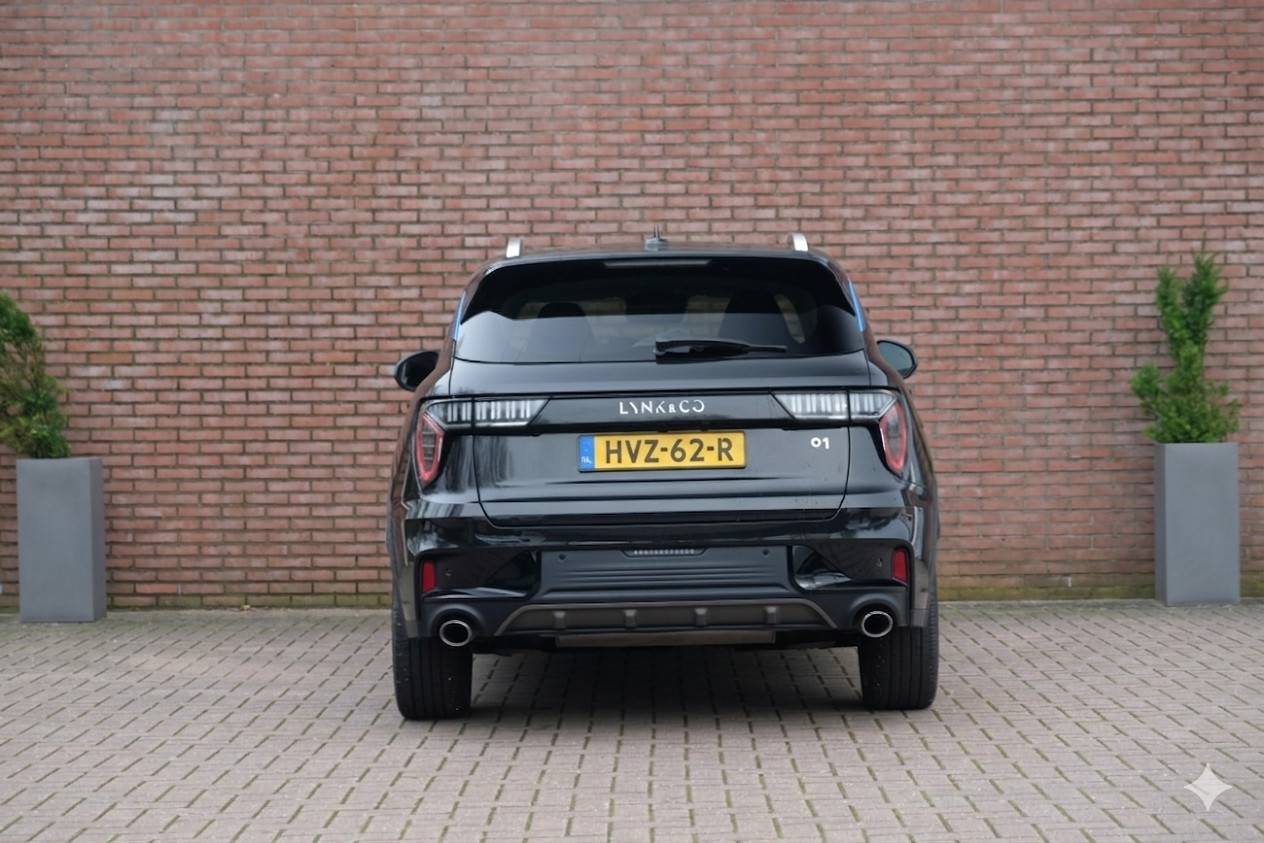 Lynk & Co 01 1.5 Plug-in Hybrid 261pk Aut. | 6,6 kWh OBC | 360° Camera | App Connect | Adaptive Cruise | Panoramadak | Keyless afbeelding 34