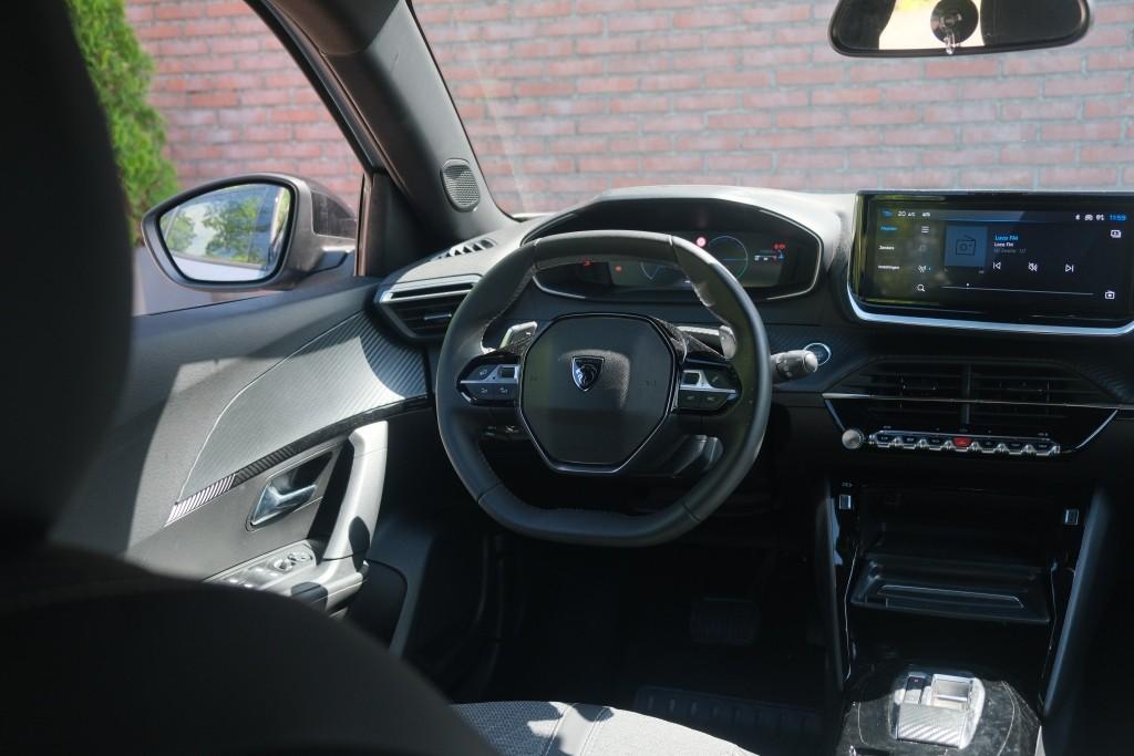 Peugeot 2008 1.2 Hybrid 145pk e-DCS6 Allure | Navi | App Connect | Climate | Cruise | Keyless | PDC afbeelding 12