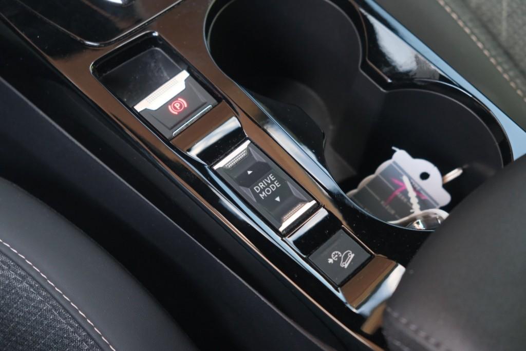 Peugeot 2008 1.2 Hybrid 145pk e-DCS6 Allure | Navi | App Connect | Climate | Cruise | Keyless | PDC afbeelding 24