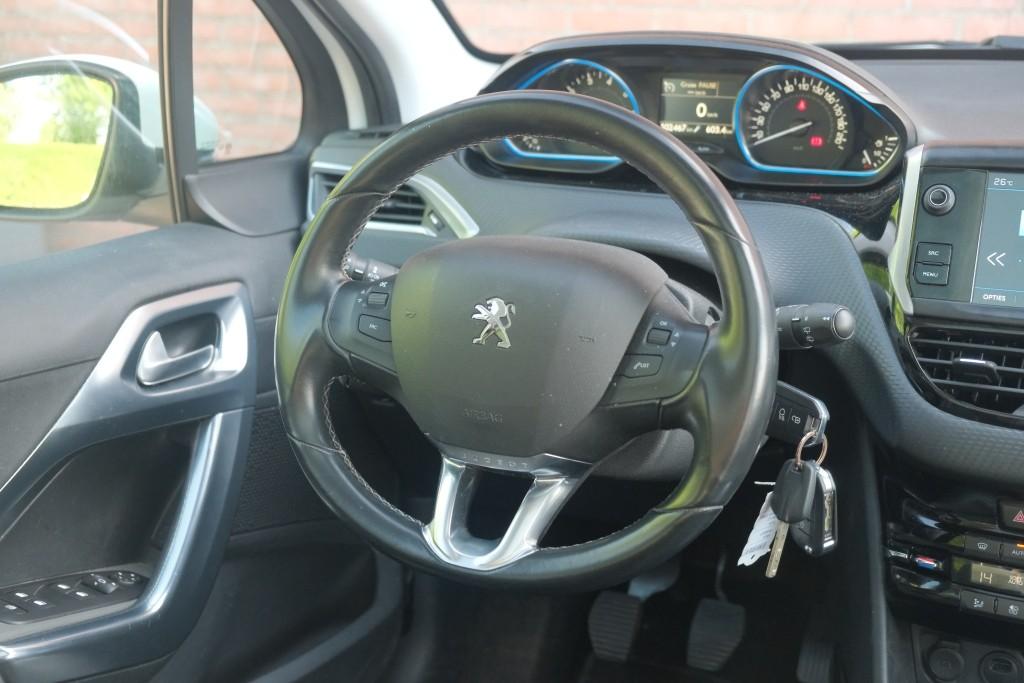Peugeot 2008 1.2 PureTech 130pk Blue Lease Allure | Navi | App Connect | Climate | Cruise | Camera | Panoramadak afbeelding 13