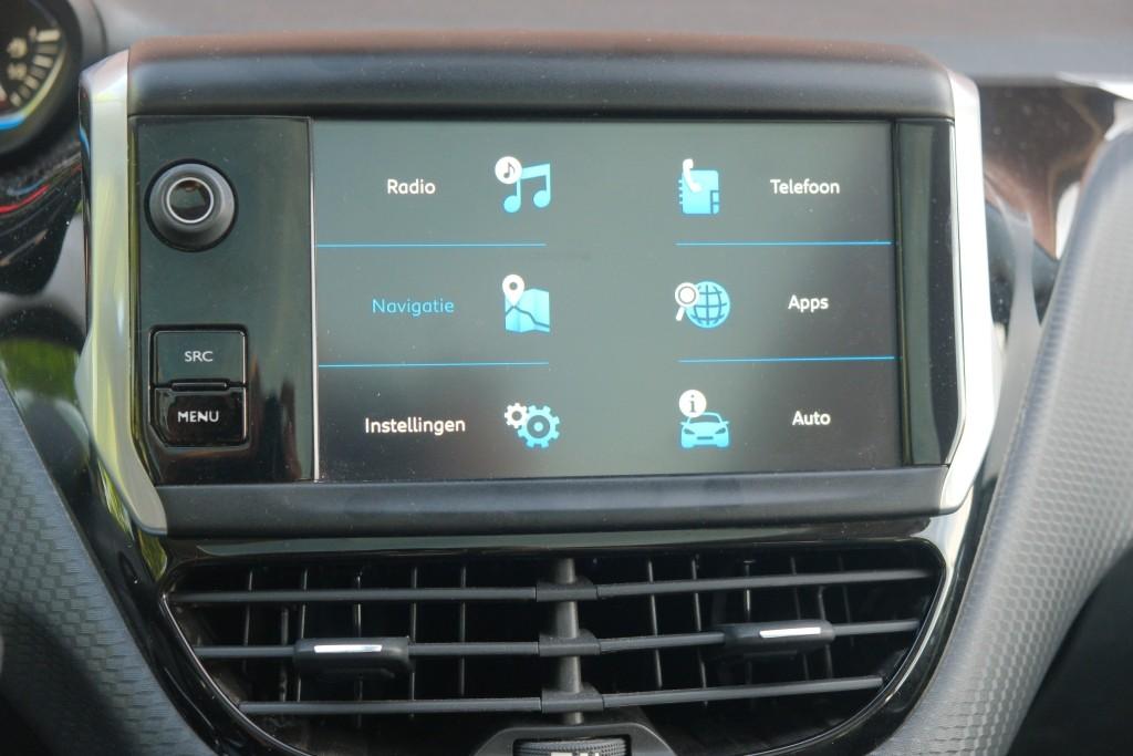 Peugeot 2008 1.2 PureTech 130pk Blue Lease Allure | Navi | App Connect | Climate | Cruise | Camera | Panoramadak afbeelding 18