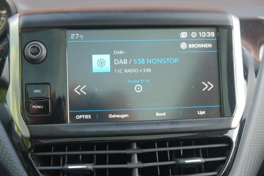 Peugeot 2008 1.2 PureTech 130pk Blue Lease Allure | Navi | App Connect | Climate | Cruise | Camera | Panoramadak afbeelding 20