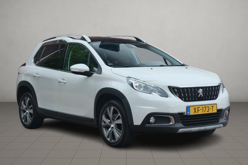 Peugeot 2008 1.2 PureTech 130pk Blue Lease Allure | Navi | App Connect | Climate | Cruise | Camera | Panoramadak afbeelding 1