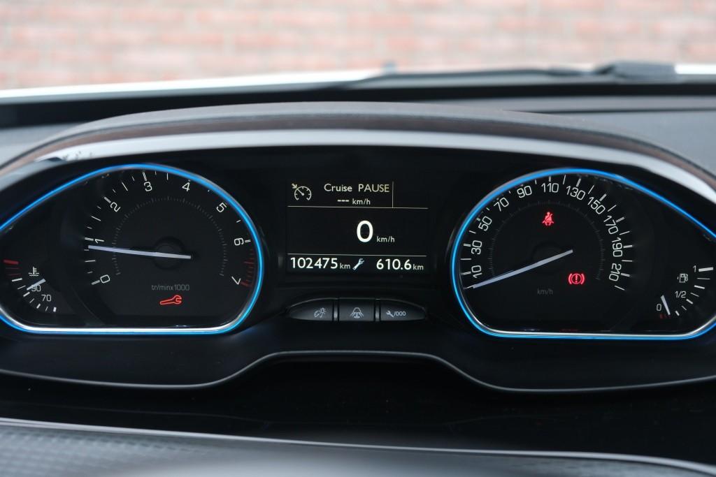 Peugeot 2008 1.2 PureTech 130pk Blue Lease Allure | Navi | App Connect | Climate | Cruise | Camera | Panoramadak afbeelding 11
