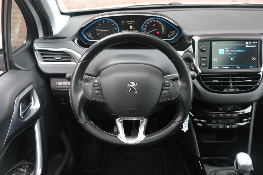 Peugeot 2008 1.2 PureTech 130pk Blue Lease Allure | Navi | App Connect | Climate | Cruise | Camera | Panoramadak afbeelding 16