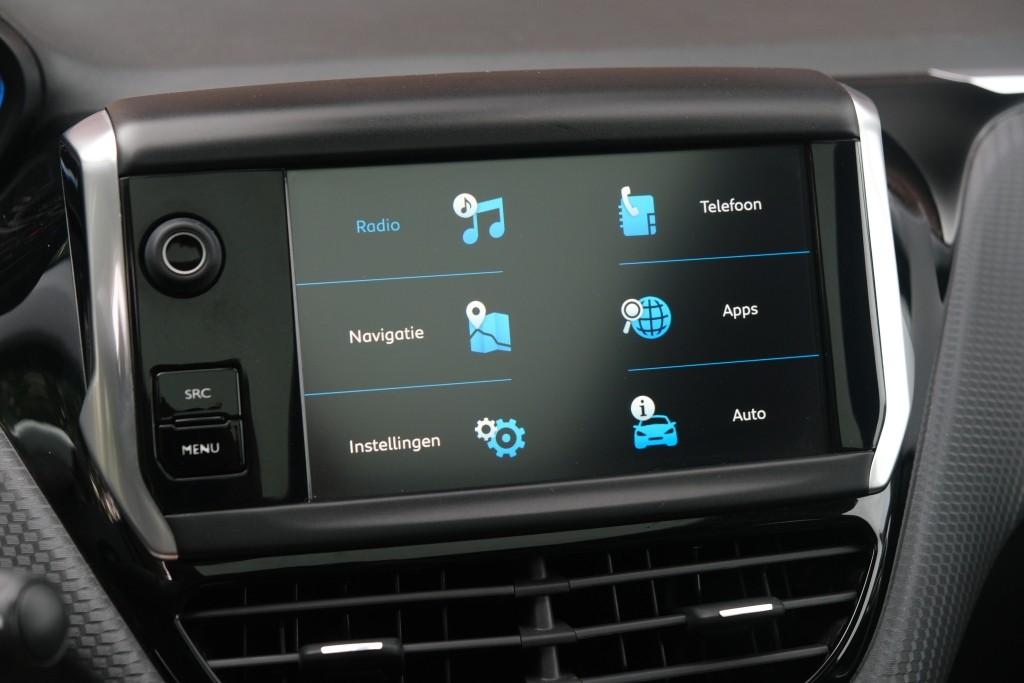 Peugeot 2008 1.2 PureTech 130pk Blue Lease Allure | Navi | App Connect | Climate | Cruise | Camera | Panoramadak afbeelding 19