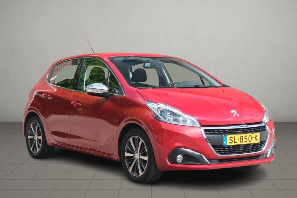 Peugeot 208 1.2 PureTech 110pk Aut. Allure | Navi | App Connect | Climate | Cruise | Camera | PDC | Trekhaak afbeelding 1