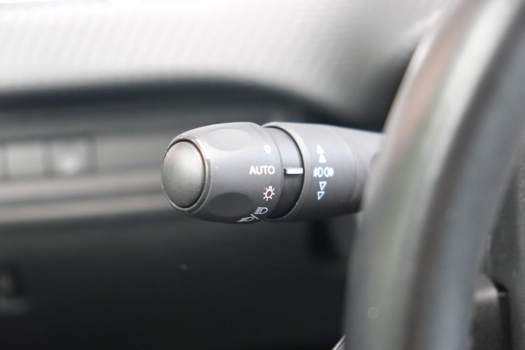 Peugeot 208 1.2 PureTech 110pk Aut. Allure | Navi | App Connect | Climate | Cruise | Camera | PDC | Trekhaak afbeelding 25