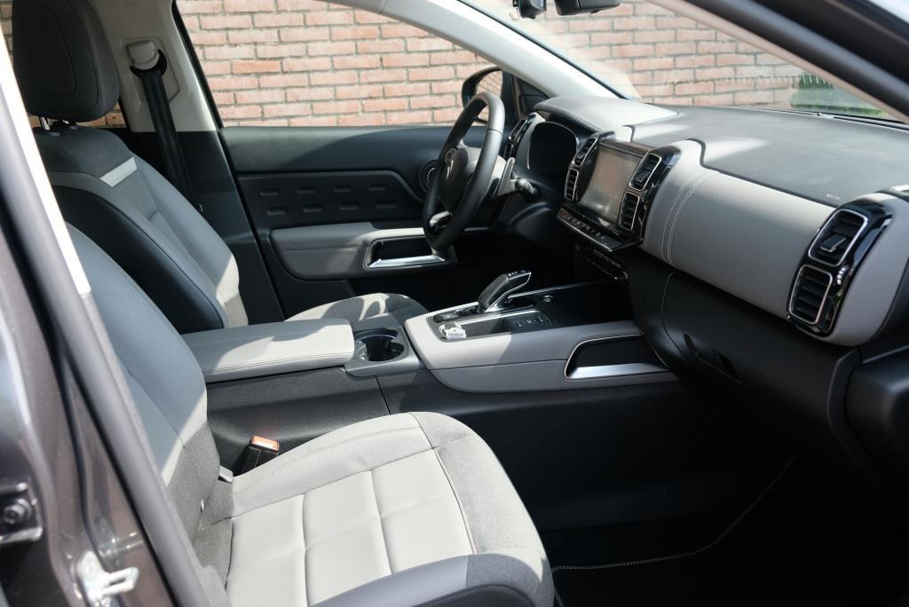 Citroën C5 Aircross 1.6 Plug-in Hybrid 225pk EAT8 Shine | Navi | Climate | Adaptive Cruise | Panoramadak | Keyless | Blind Spot | Trekhaak afbeelding 6