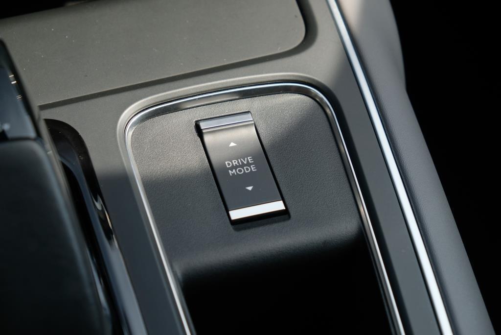 Citroën C5 Aircross 1.6 Plug-in Hybrid 225pk EAT8 Shine | Navi | Climate | Adaptive Cruise | Panoramadak | Keyless | Blind Spot | Trekhaak afbeelding 28