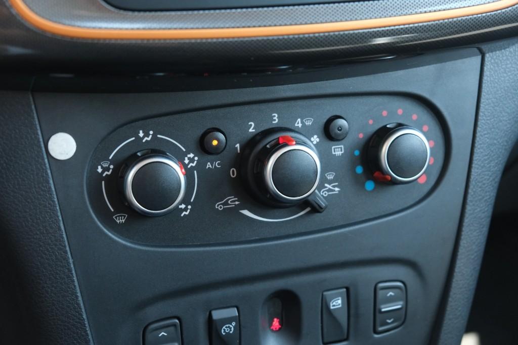 Dacia Sandero Stepway 0.9 TCe 90pk | Navi | Airco | Cruise | Camera | PDC afbeelding 17