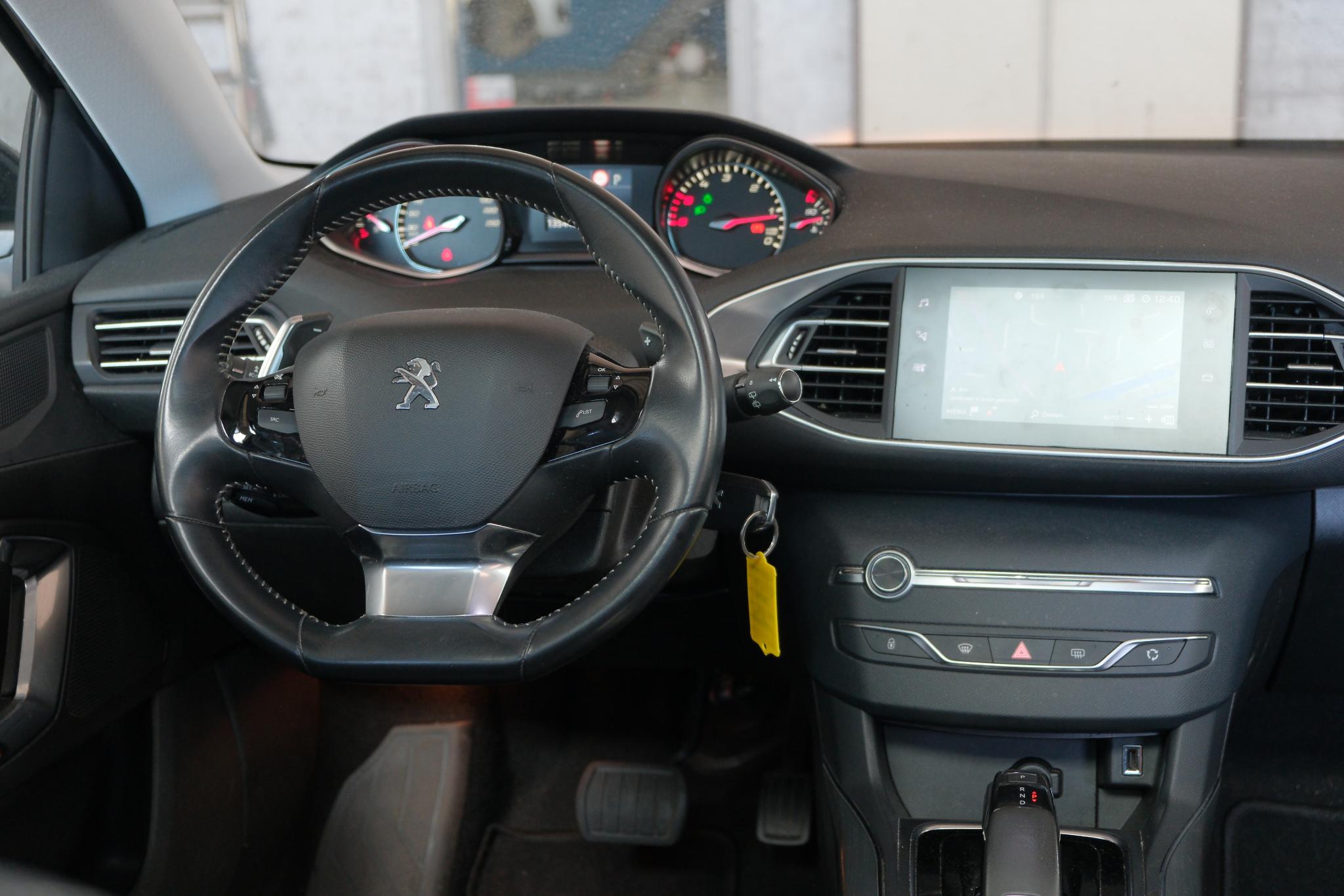 Peugeot 308 SW 1.5 BlueHDi 131pk Aut. Blue Lease Premium | Navi | Climate | Cruise | Leder | Panoramadak afbeelding 7