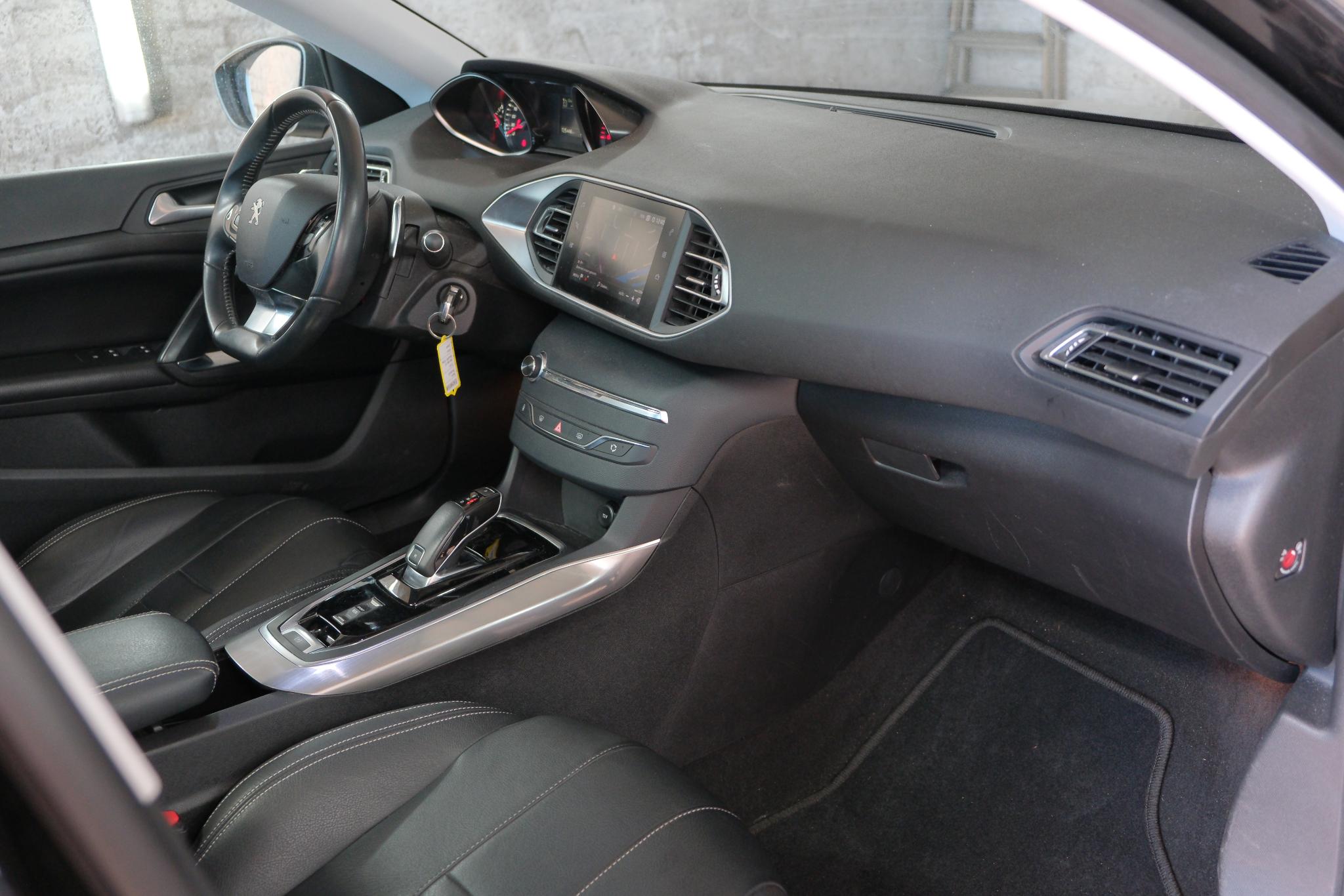 Peugeot 308 SW 1.5 BlueHDi 131pk Aut. Blue Lease Premium | Navi | Climate | Cruise | Leder | Panoramadak afbeelding 8
