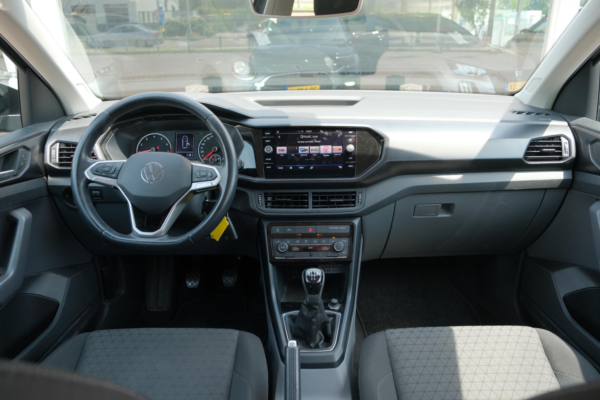 Volkswagen T-Cross 1.0 TSi 95pk Life Business | App Connect | Climate | Adaptive Cruise | Camera | PDC afbeelding 9