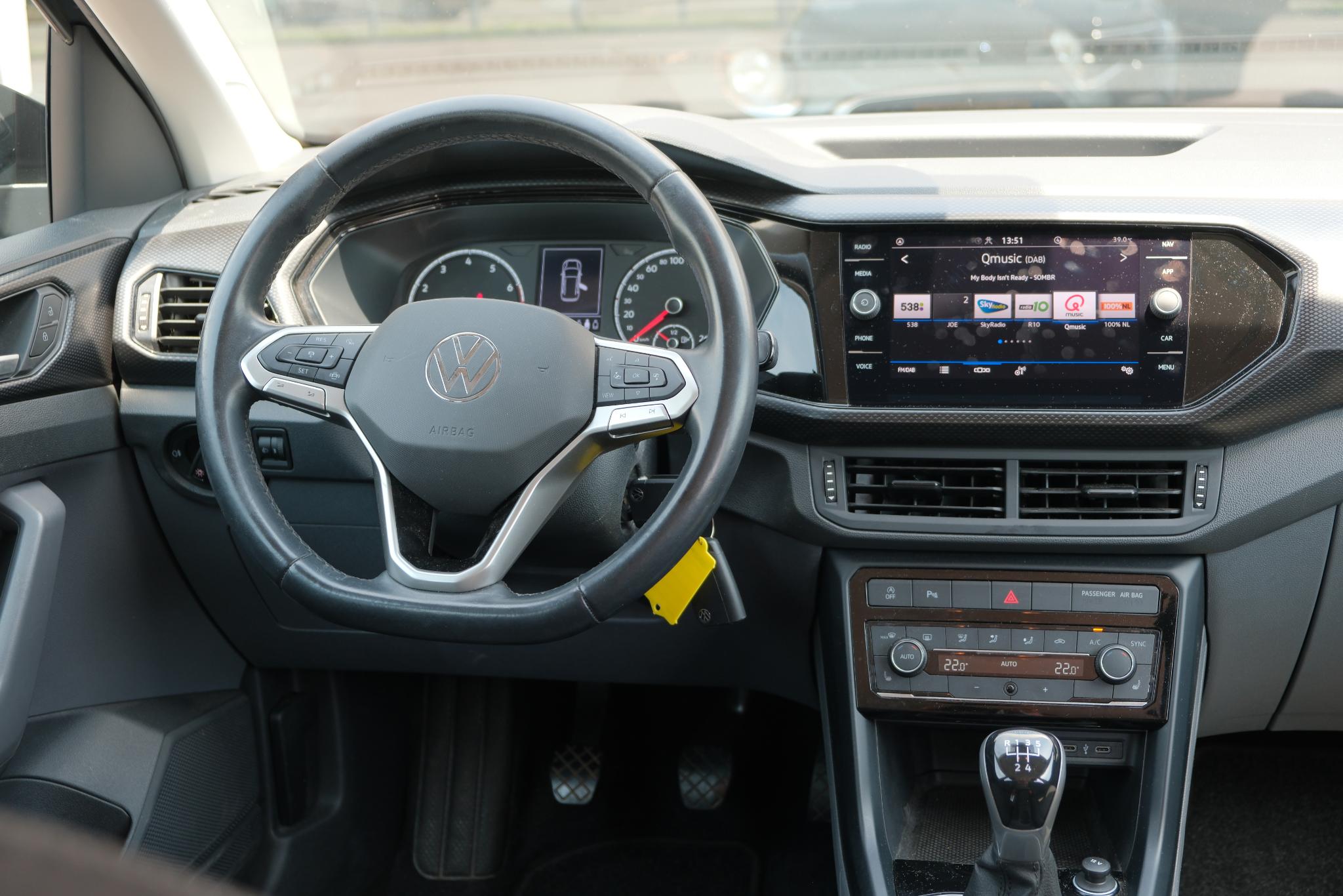 Volkswagen T-Cross 1.0 TSi 95pk Life Business | App Connect | Climate | Adaptive Cruise | Camera | PDC afbeelding 10