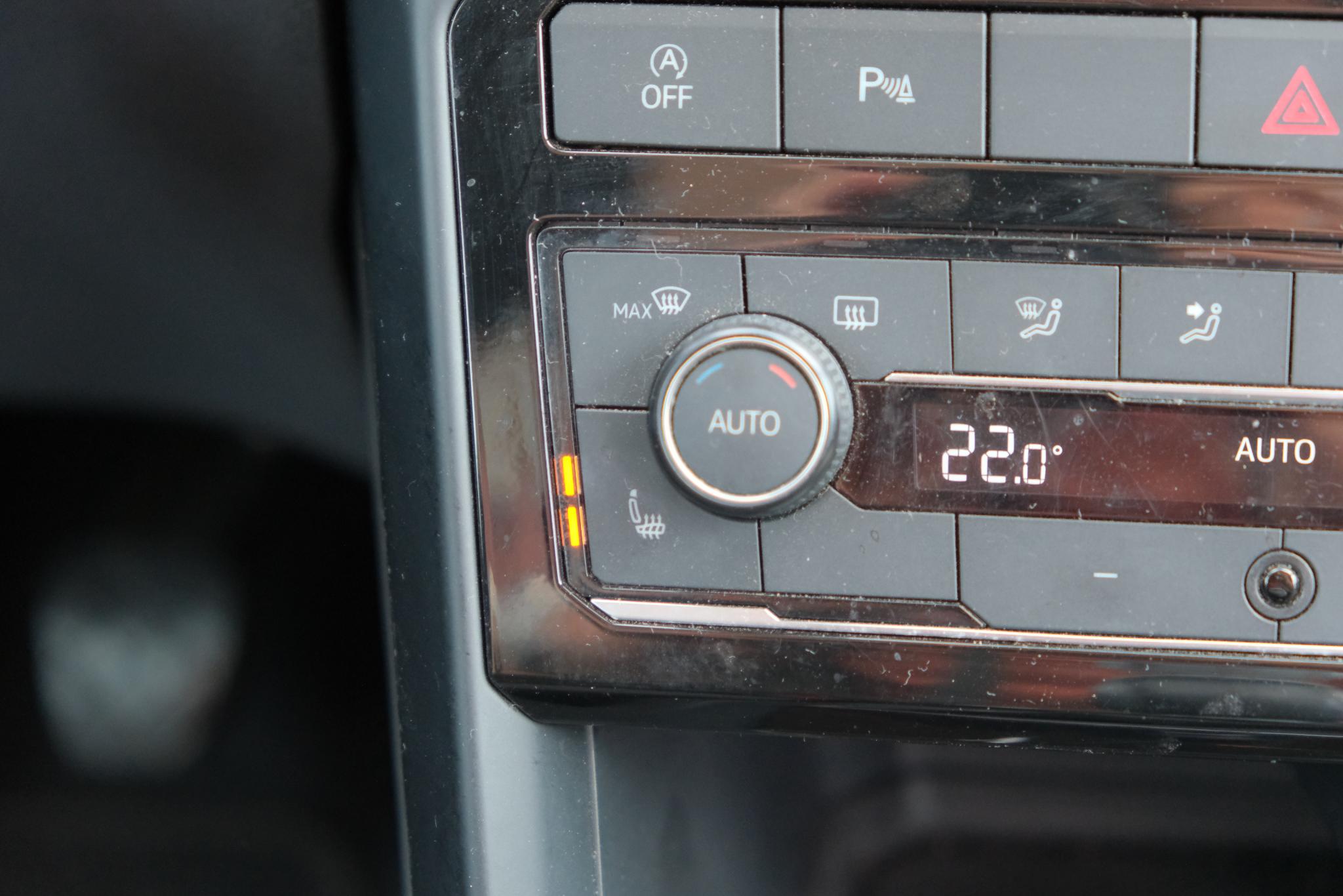 Volkswagen T-Cross 1.0 TSi 95pk Life Business | App Connect | Climate | Adaptive Cruise | Camera | PDC afbeelding 13