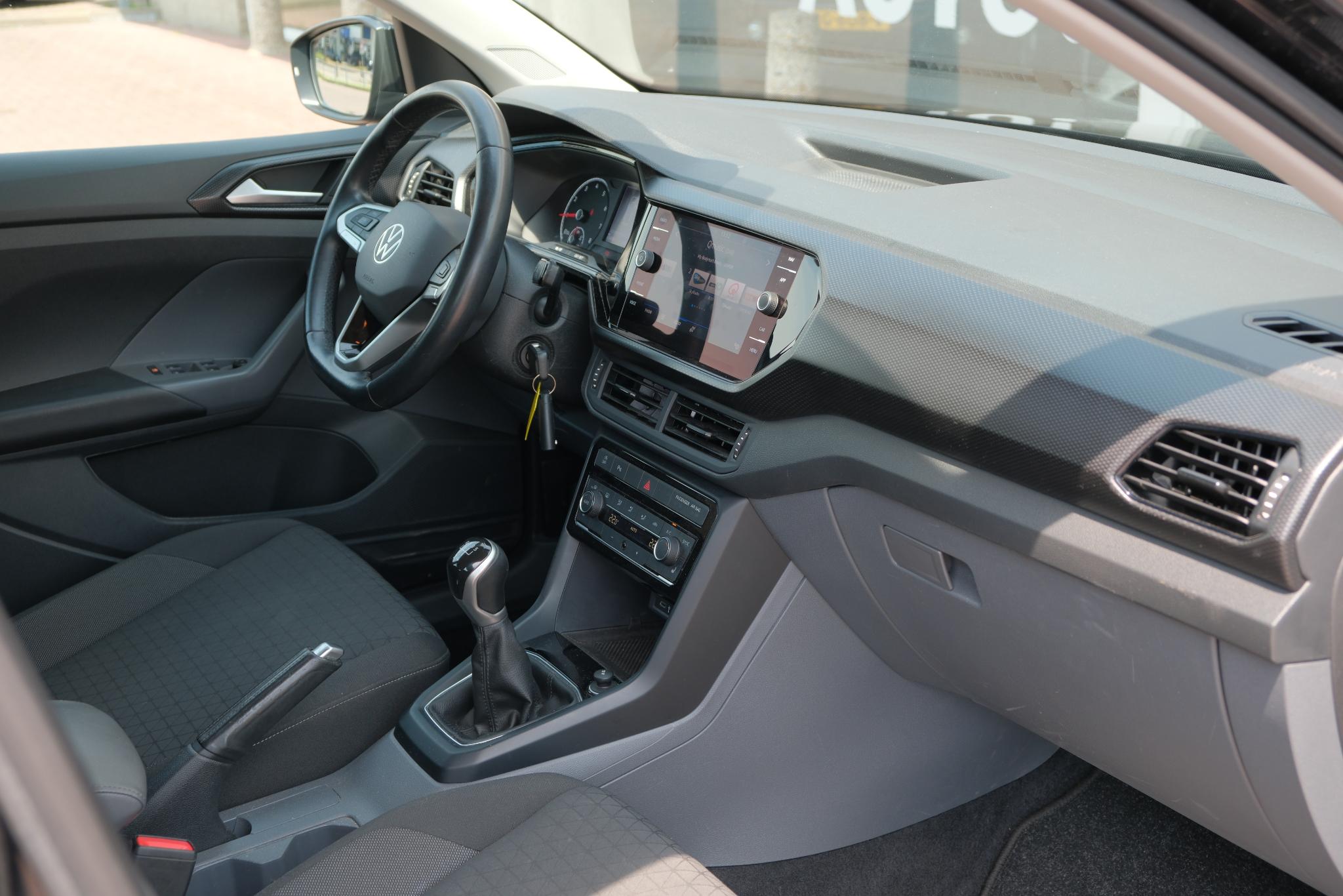 Volkswagen T-Cross 1.0 TSi 95pk Life Business | App Connect | Climate | Adaptive Cruise | Camera | PDC afbeelding 19
