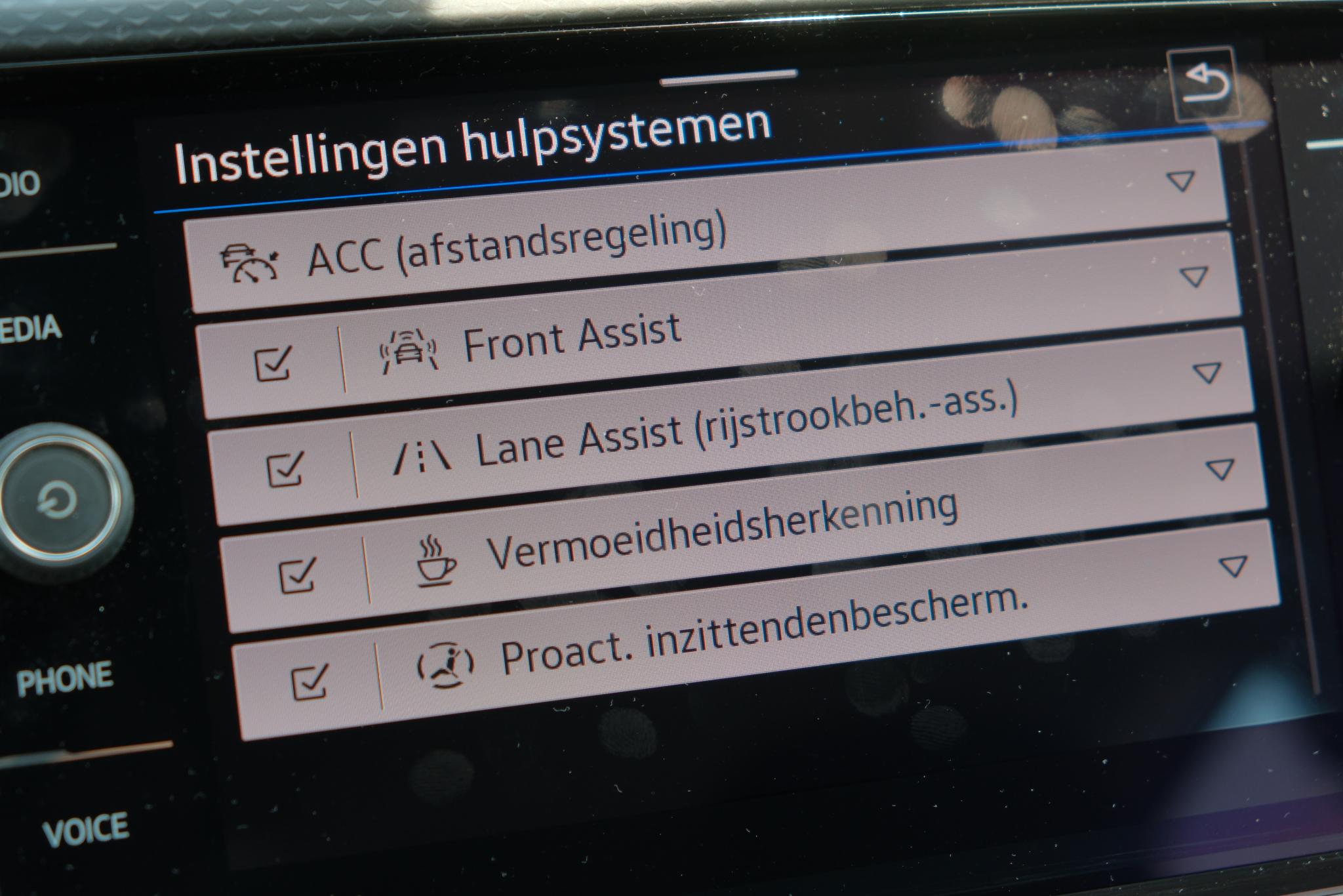 Volkswagen T-Cross 1.0 TSi 95pk Life Business | App Connect | Climate | Adaptive Cruise | Camera | PDC afbeelding 26