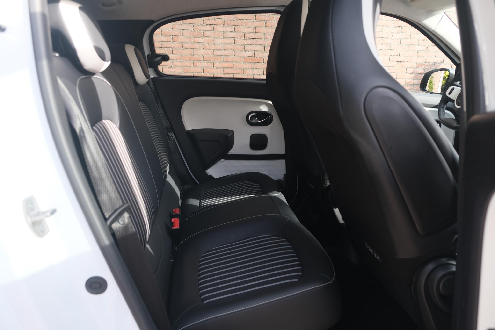 Renault Twingo 0.9 TCe 95pk EDC Intens Renault Twingo 0.9 TCe 95pk Aut. Intens | Apple CarPlay | Airco | Camera | Cruise | PDC afbeelding 4