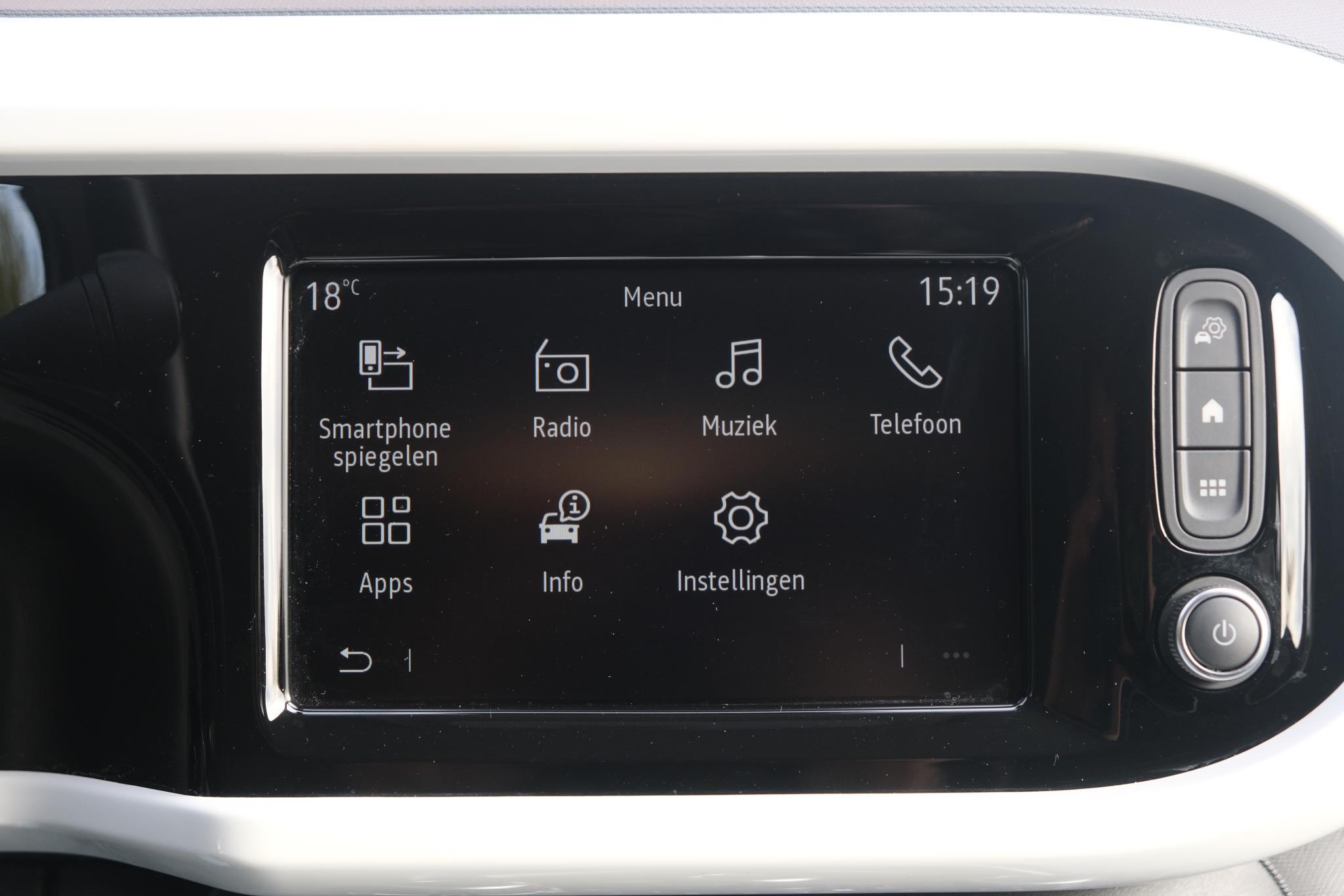 Renault Twingo 0.9 TCe 95pk EDC Intens Renault Twingo 0.9 TCe 95pk Aut. Intens | Apple CarPlay | Airco | Camera | Cruise | PDC afbeelding 16