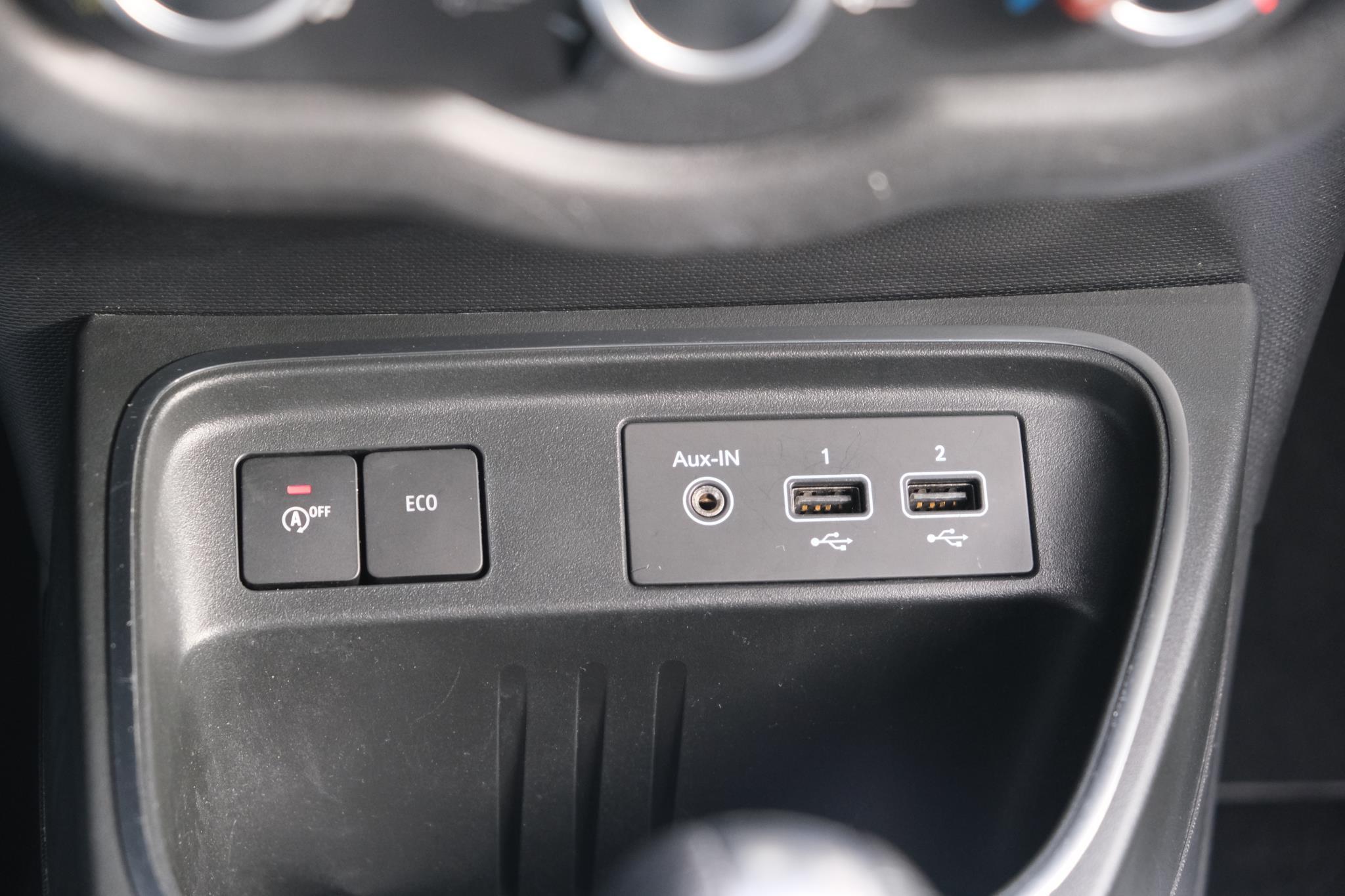 Renault Twingo 0.9 TCe 95pk EDC Intens Renault Twingo 0.9 TCe 95pk Aut. Intens | Apple CarPlay | Airco | Camera | Cruise | PDC afbeelding 22