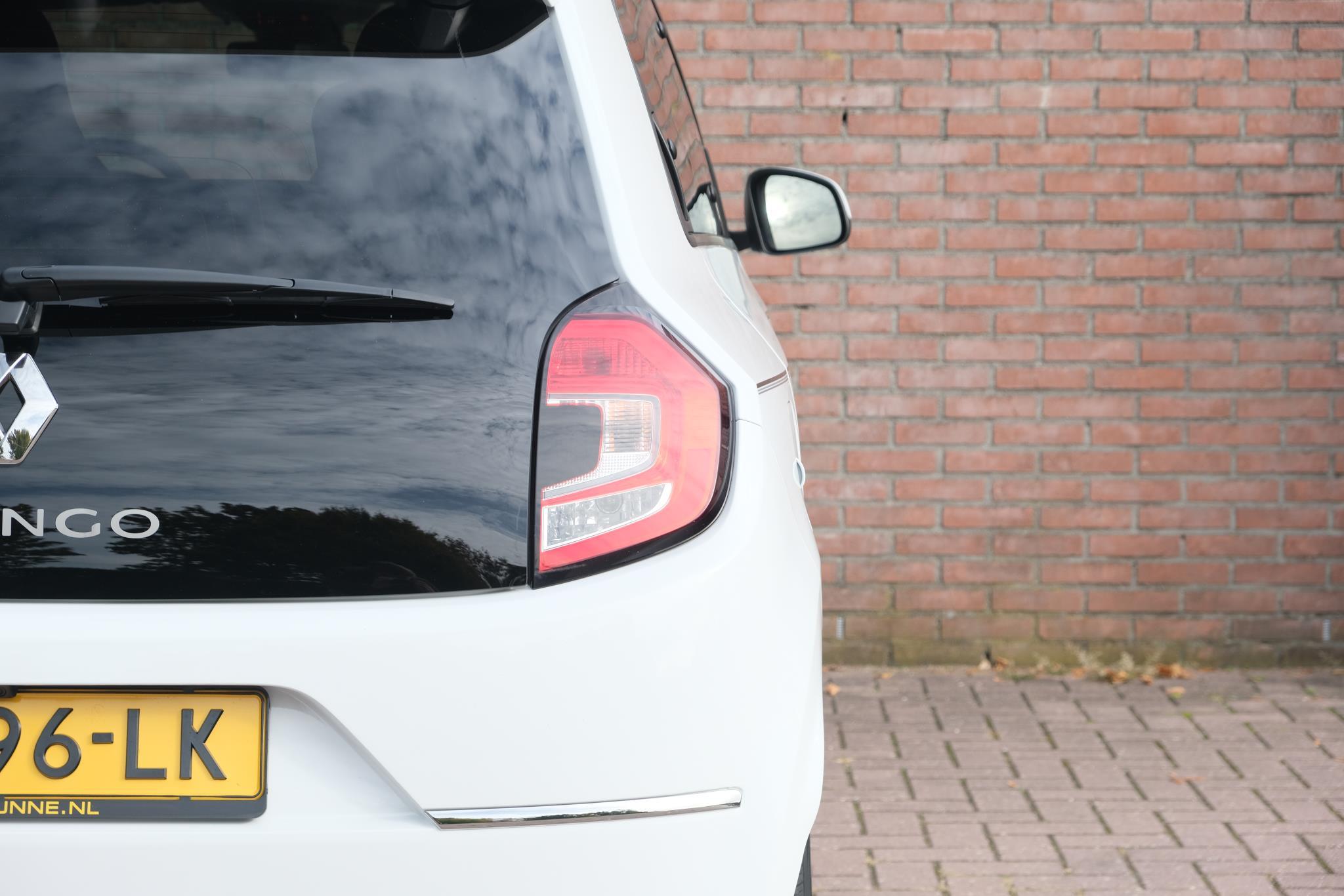 Renault Twingo 0.9 TCe 95pk EDC Intens Renault Twingo 0.9 TCe 95pk Aut. Intens | Apple CarPlay | Airco | Camera | Cruise | PDC afbeelding 26