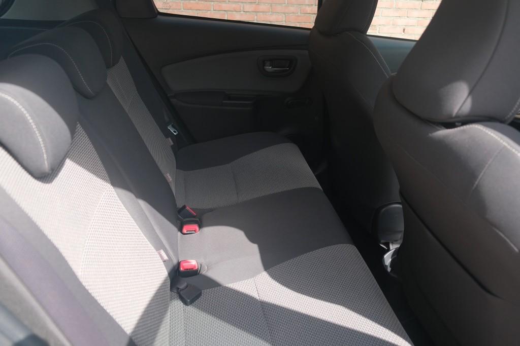Toyota Yaris 1.5 Hybrid 75pk CVT Dynamic | Climate | Cruise | Keyless | 16" velgen afbeelding 3