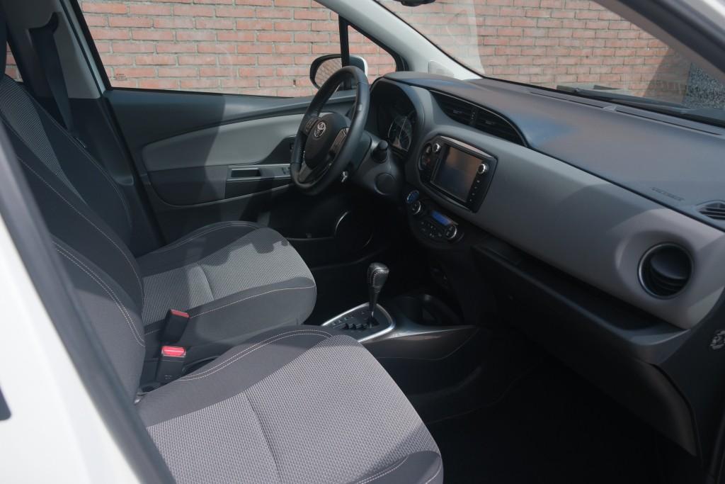 Toyota Yaris 1.5 Hybrid 75pk CVT Dynamic | Climate | Cruise | Keyless | 16" velgen afbeelding 4