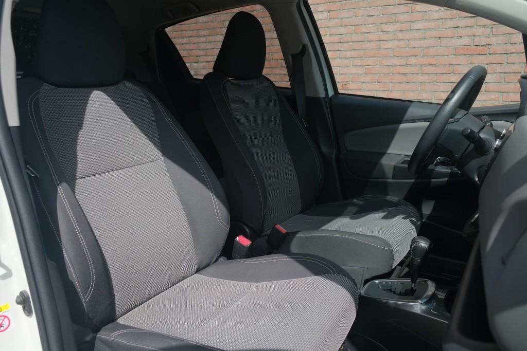Toyota Yaris 1.5 Hybrid 75pk CVT Dynamic | Climate | Cruise | Keyless | 16" velgen afbeelding 6