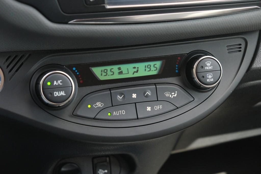 Toyota Yaris 1.5 Hybrid 75pk CVT Dynamic | Climate | Cruise | Keyless | 16" velgen afbeelding 20