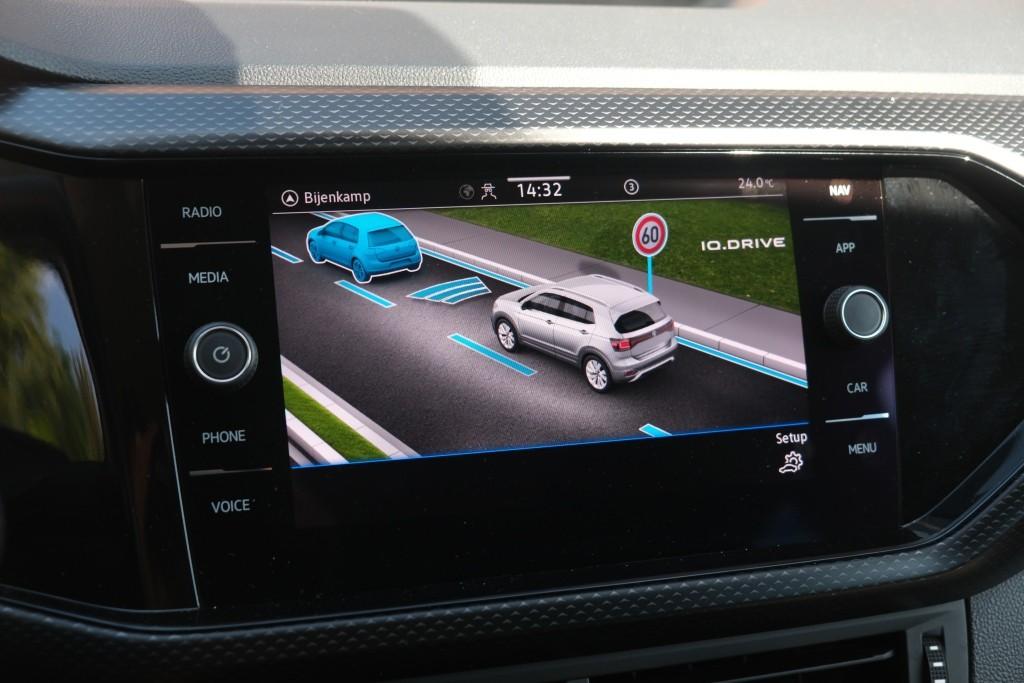 Volkswagen T-Cross 1.0 TSi 95pk Life | Navi | App Connect | Climate | Adaptive Cruise | DAB | PDC afbeelding 19