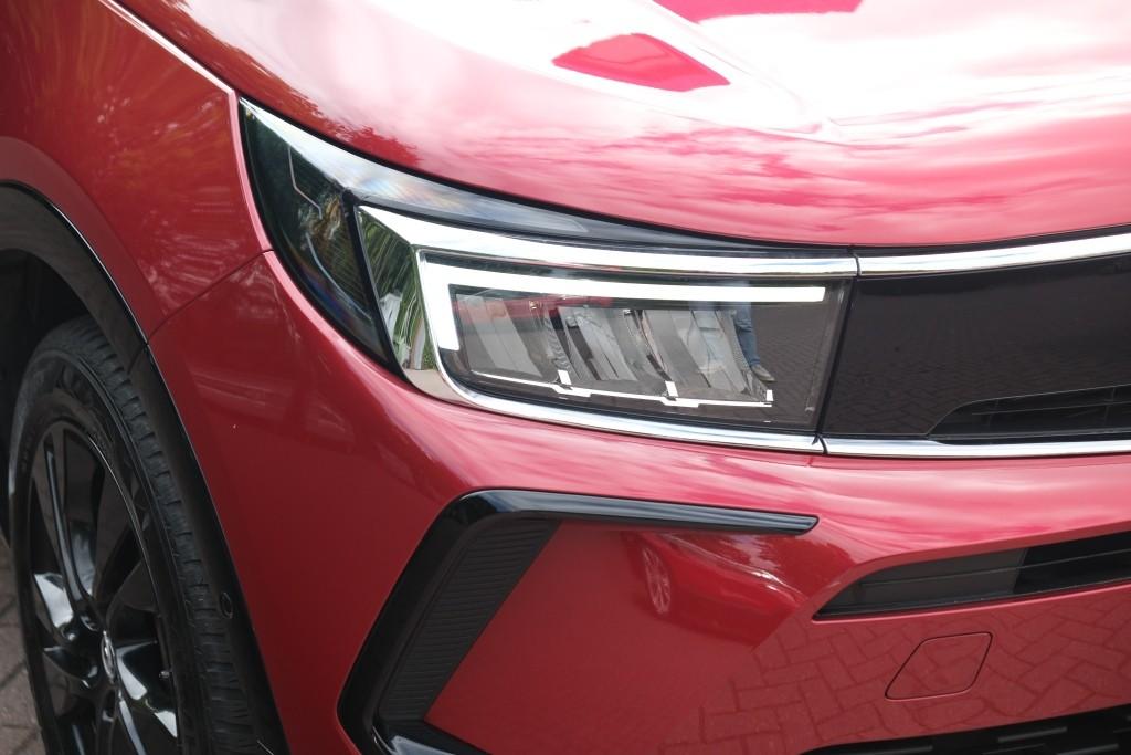 Opel Grandland 1.2 Turbo 130pk EAT8 GS | Navi | App Connect | Adaptive Cruise | Camera | Alcantara | Winter Pakket afbeelding 2