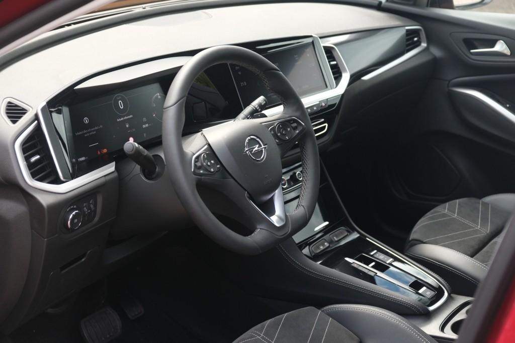 Opel Grandland 1.2 Turbo 130pk EAT8 GS | Navi | App Connect | Adaptive Cruise | Camera | Alcantara | Winter Pakket afbeelding 8