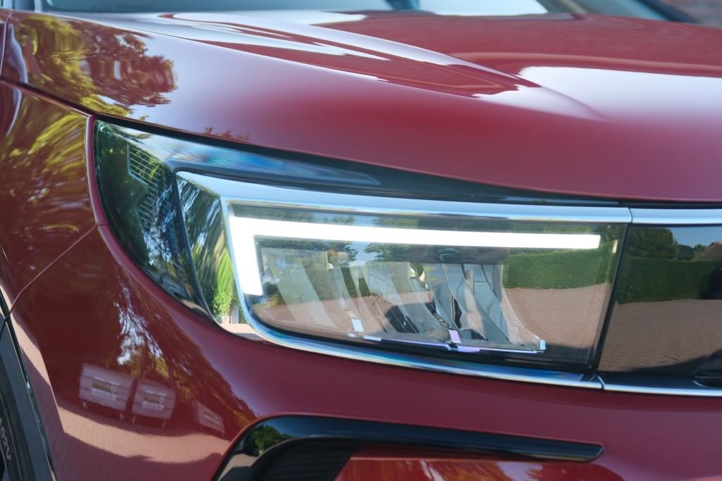 Opel Grandland 1.2 Turbo 130pk EAT8 GS | Navi | App Connect | Adaptive Cruise | Camera | Alcantara | Winter Pakket afbeelding 2
