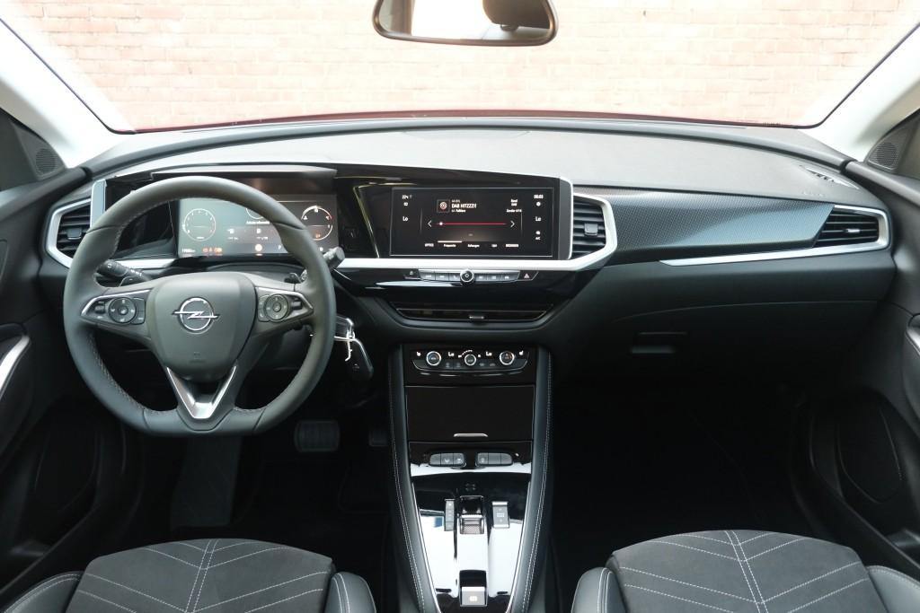 Opel Grandland 1.2 Turbo 130pk EAT8 GS | Navi | App Connect | Adaptive Cruise | Camera | Alcantara | Winter Pakket afbeelding 7