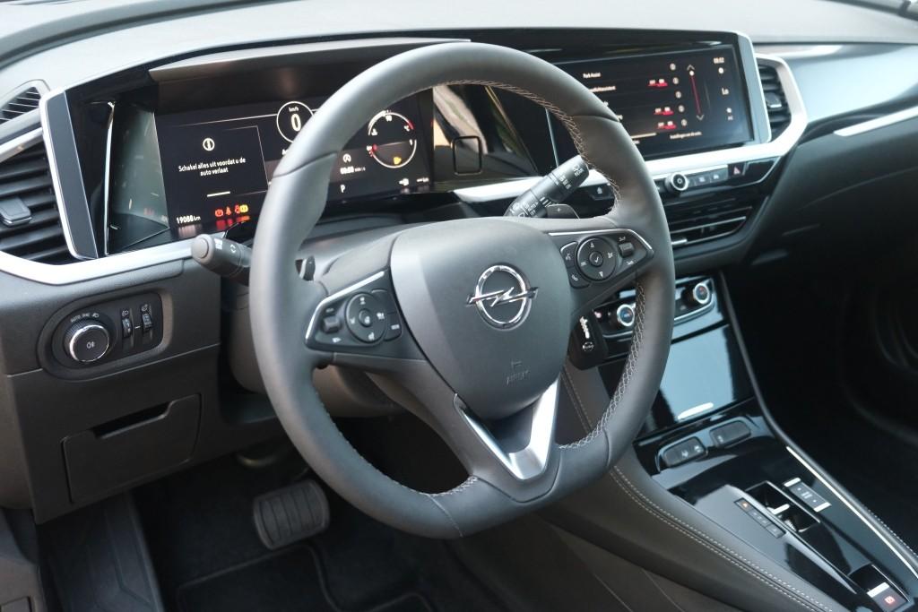 Opel Grandland 1.2 Turbo 130pk EAT8 GS | Navi | App Connect | Adaptive Cruise | Camera | Alcantara | Winter Pakket afbeelding 8